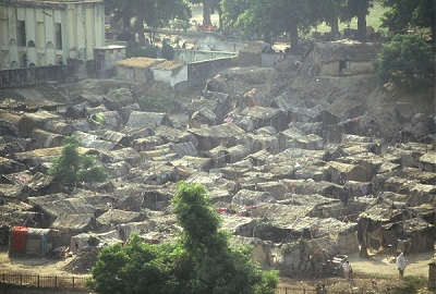 Huts (slums?) in Lucknow. Foto: L. Bobke